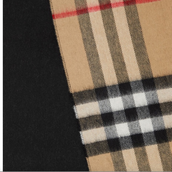 Burberry Reversible Giant Check To Solid Cashmere Scarf - Picture 8 of 15